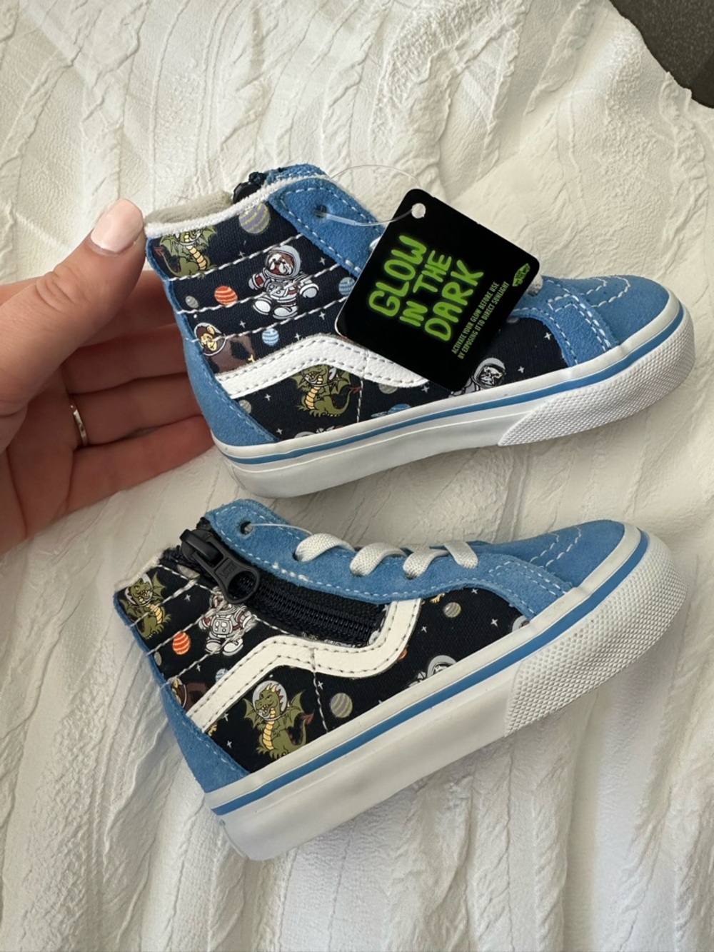 Kids High-Top Vans Sneakers in Blue with Space Print Toddler size 5